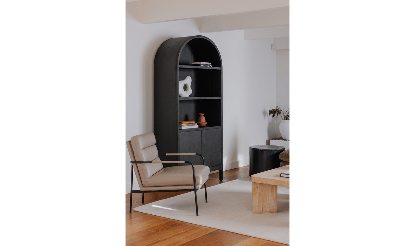 Moe's Verlaine Chair EQ-1013-34