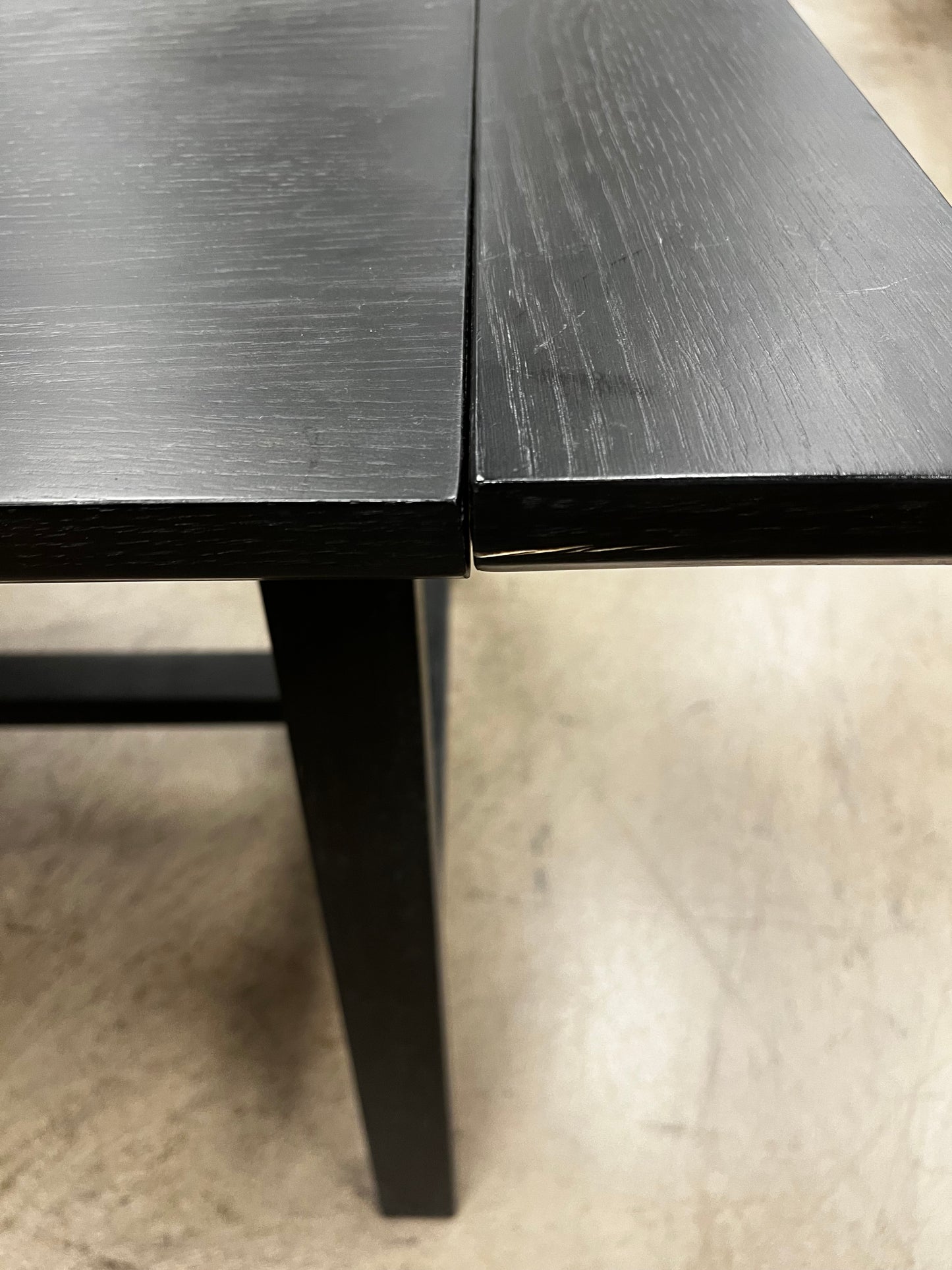 Welters Extendable Dining Table DOV18197-BLCK